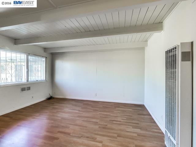 324 105th Ave., OAKLAND, California 94603, ,Comm Ri Multi-units 5+,For Sale,105th Ave.,40726392