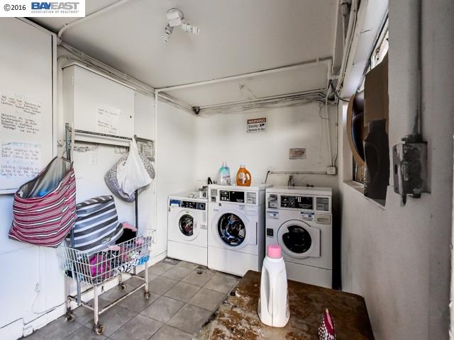 324 105th Ave., OAKLAND, California 94603, ,Comm Ri Multi-units 5+,For Sale,105th Ave.,40726392