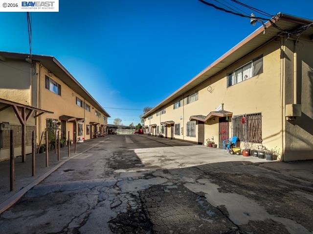 324 105th Ave., OAKLAND, California 94603, ,Comm Ri Multi-units 5+,For Sale,105th Ave.,40726392