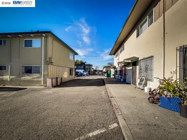 324 105th Ave., OAKLAND, California 94603, ,Comm Ri Multi-units 5+,For Sale,105th Ave.,40726392