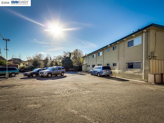 324 105th Ave., OAKLAND, California 94603, ,Comm Ri Multi-units 5+,For Sale,105th Ave.,40726392