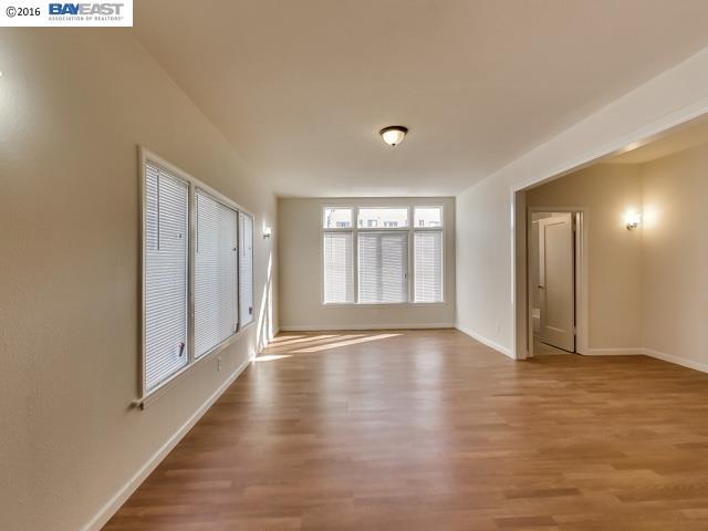 1945 26th Avenue, OAKLAND, California 94601, ,Comm Ri Multi-units 5+,For Sale,26th Avenue,40727570
