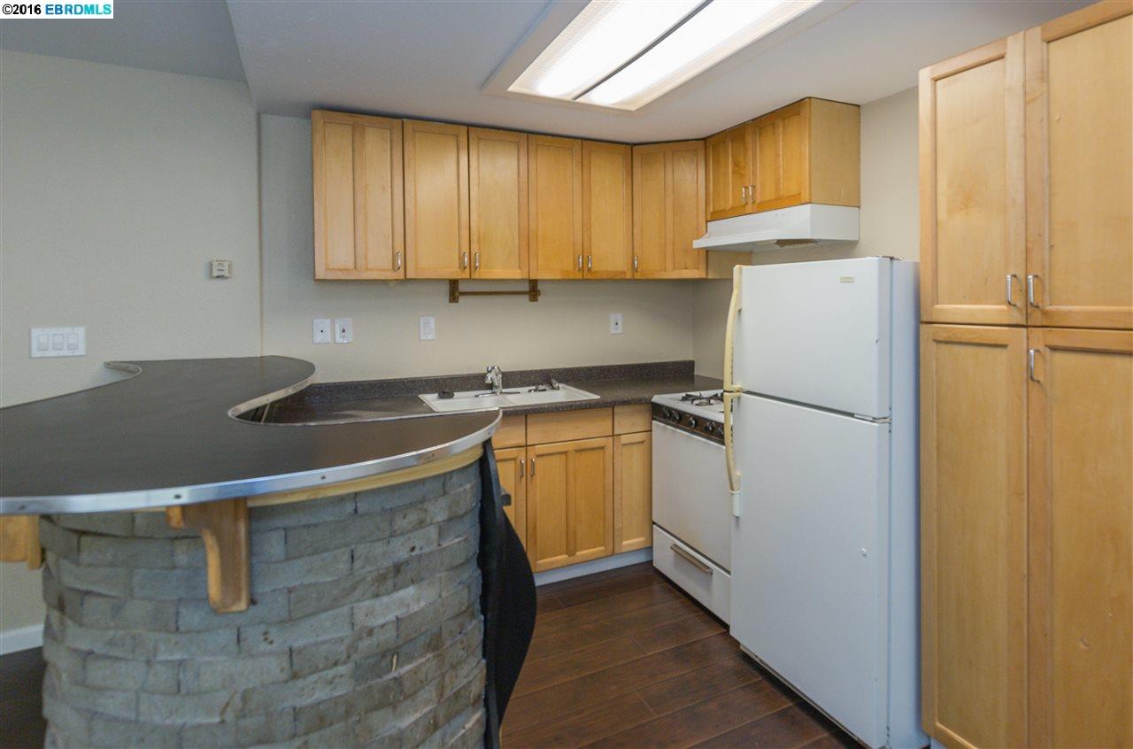 1907 30th St, OAKLAND, California 94606, ,Comm Ri Multi-units 5+,For Sale,30th St,40732691