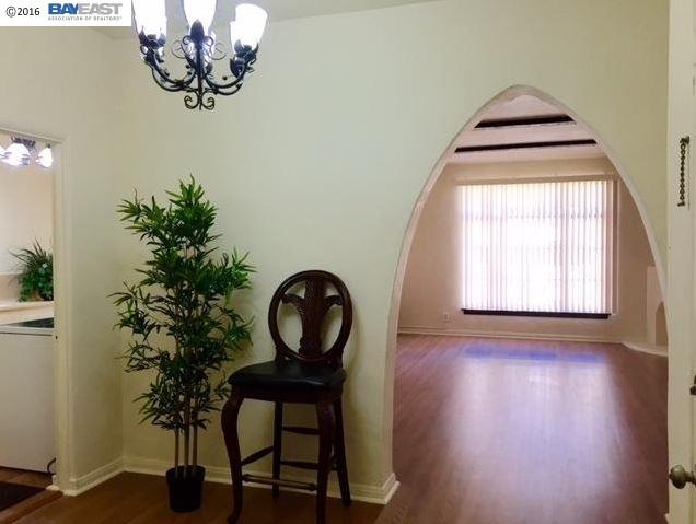 176 Athol Ave, OAKLAND, California 94606, ,Comm Ri Multi-units 5+,For Sale,Athol Ave,40733926