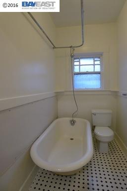 646 16th Street, OAKLAND, California 94612, ,Comm Ri Multi-units 5+,For Sale,16th Street,40734047