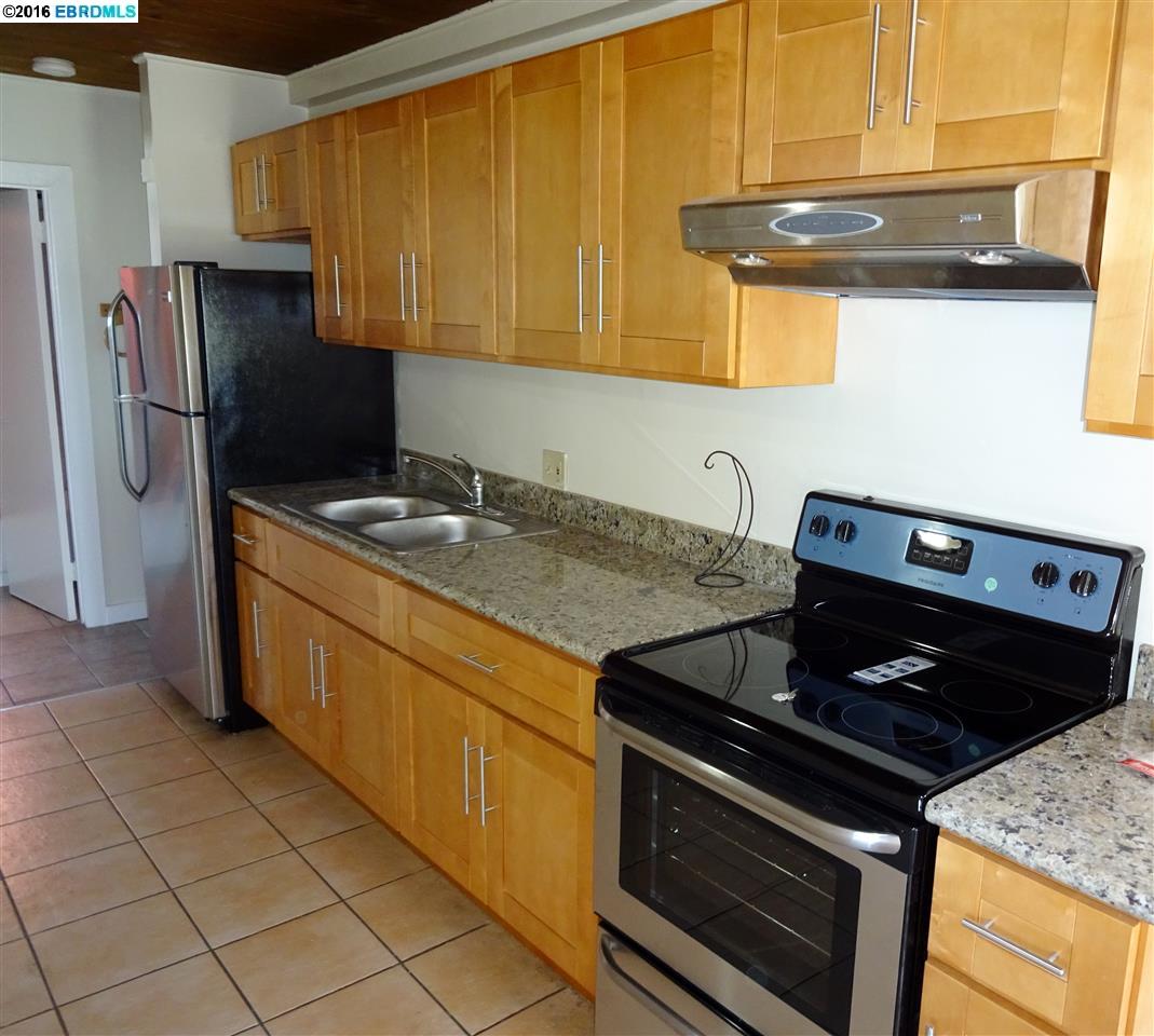 10016 MacArthur Blvd, OAKLAND, California 94605, ,Comm Ri Multi-units 5+,For Sale,MacArthur Blvd,40734073