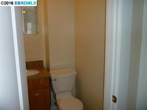 634 BISSELL AVE, RICHMOND, California 94801, ,Comm Ri Multi-units 5+,For Sale,BISSELL AVE,40738605