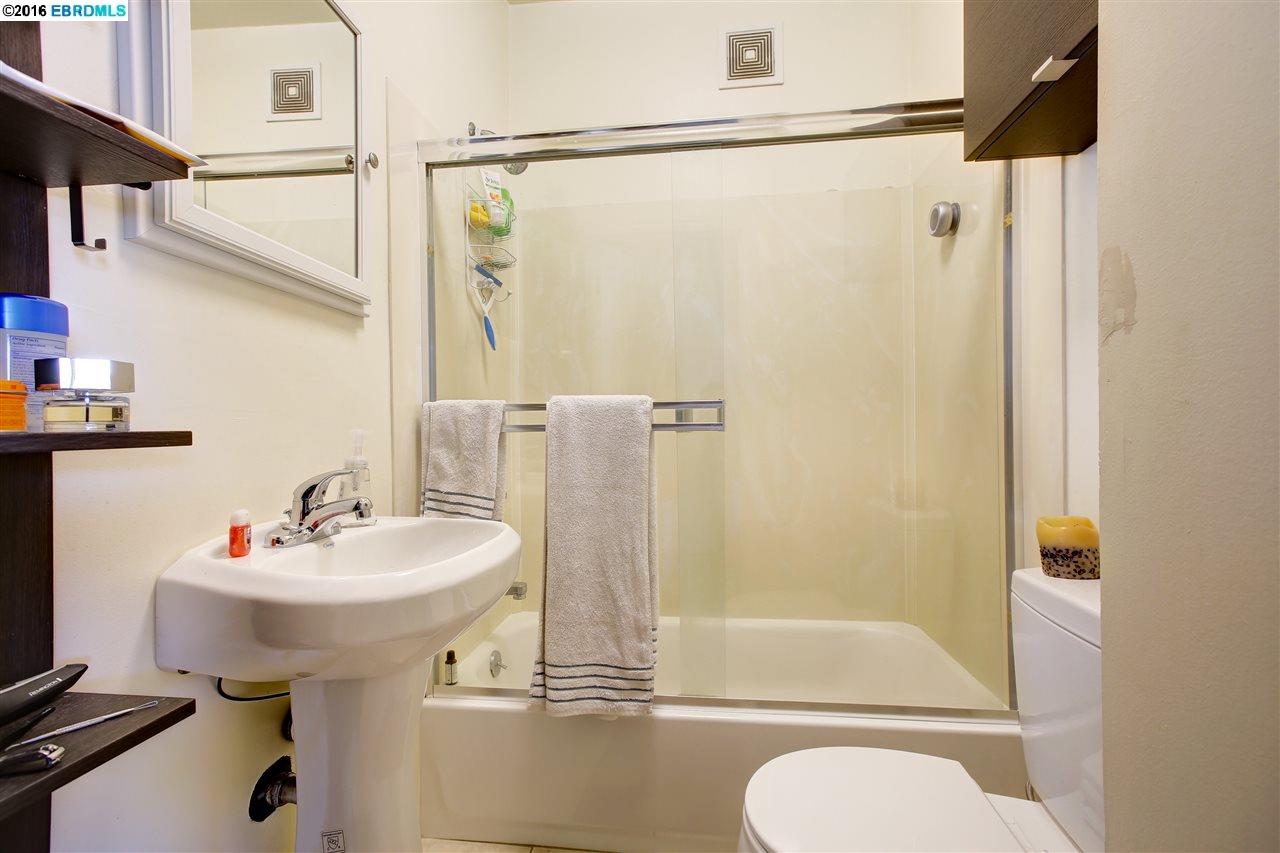3407 International Blvd., OAKLAND, California 94601, ,Comm Ri Multi-units 5+,For Sale,International Blvd.,40739762