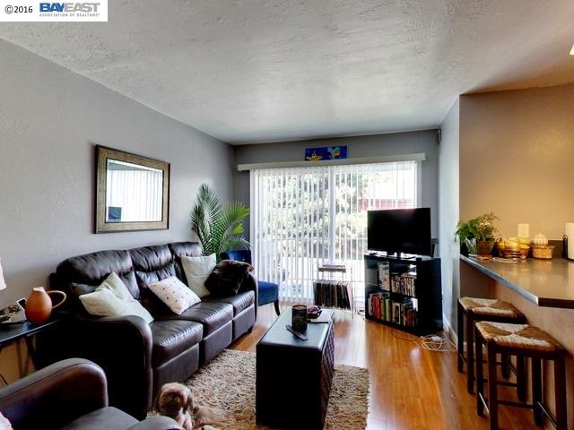 2011 7th Avenue, OAKLAND, California 94606, ,Comm Ri Multi-units 5+,For Sale,7th Avenue,40742748