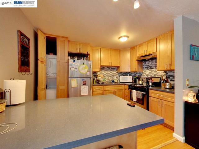 2011 7th Avenue, OAKLAND, California 94606, ,Comm Ri Multi-units 5+,For Sale,7th Avenue,40742748