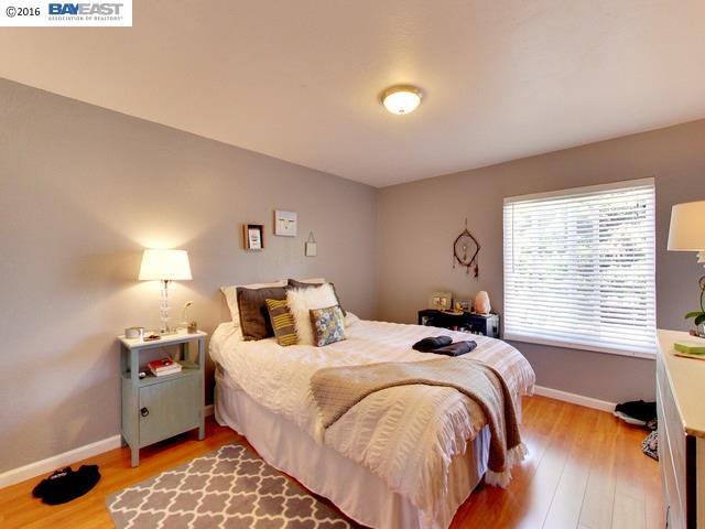 2011 7th Avenue, OAKLAND, California 94606, ,Comm Ri Multi-units 5+,For Sale,7th Avenue,40742748