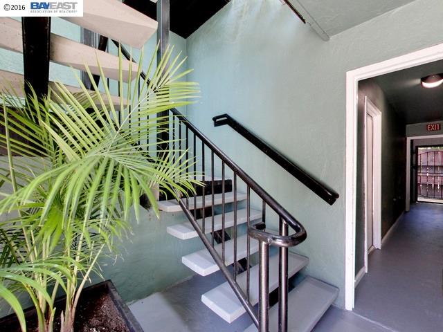 2011 7th Avenue, OAKLAND, California 94606, ,Comm Ri Multi-units 5+,For Sale,7th Avenue,40742748