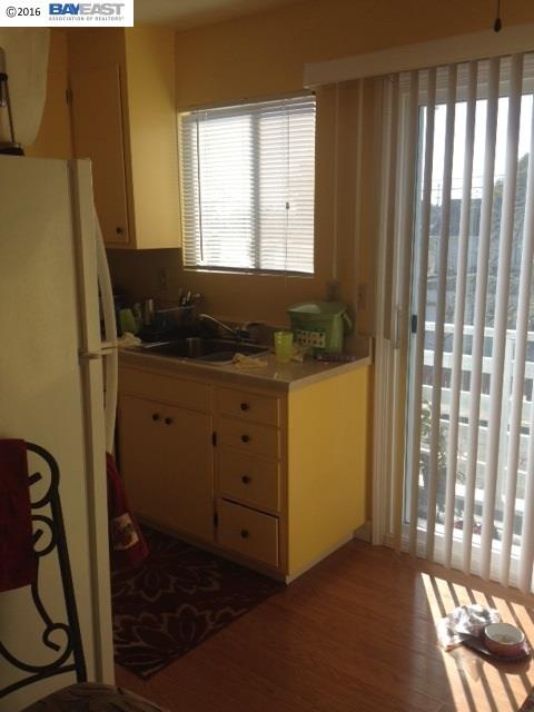 5611 Bancroft Ave, OAKLAND, California 94605, ,Comm Ri Multi-units 5+,For Sale,Bancroft Ave,40744836
