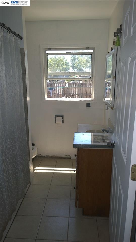 326 MacArthur Blvd, SAN LEANDRO, California 94577, ,Comm Ri Multi-units 5+,For Sale,MacArthur Blvd,40749793