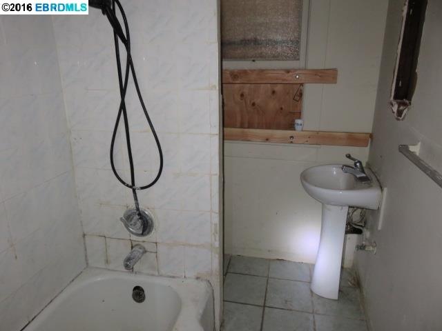 1917 Foothill, OAKLAND, California 94606, ,Comm Ri Multi-units 5+,For Sale,Foothill,40755846