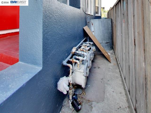 884 32nd Street, OAKLAND, California 94608, ,Comm Ri Multi-units 5+,For Sale,32nd Street,40756102