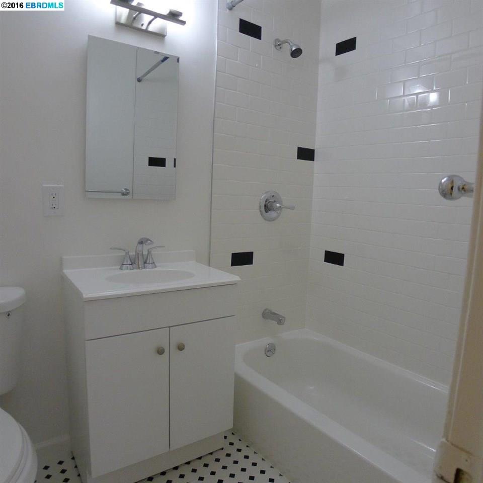 3035 Lynde Street, OAKLAND, California 94601, ,Comm Ri Multi-units 5+,For Sale,Lynde Street,40758386