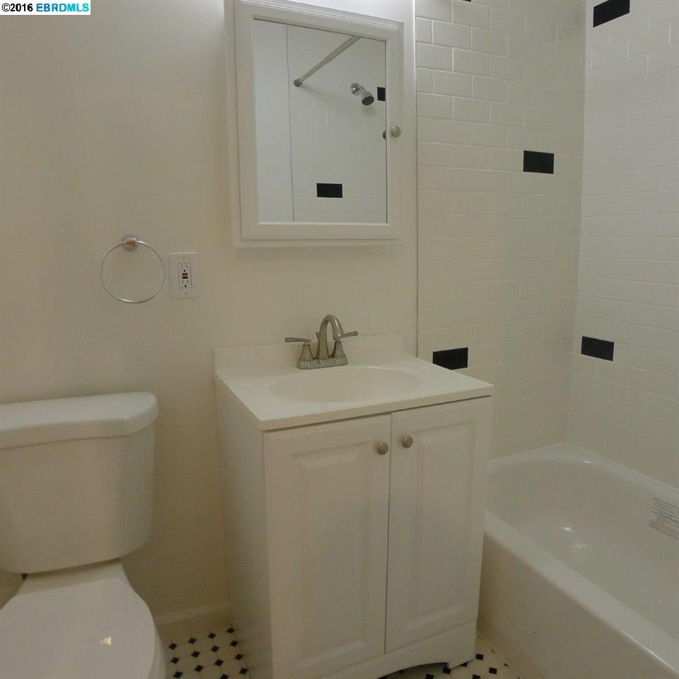 3035 Lynde Street, OAKLAND, California 94601, ,Comm Ri Multi-units 5+,For Sale,Lynde Street,40758386