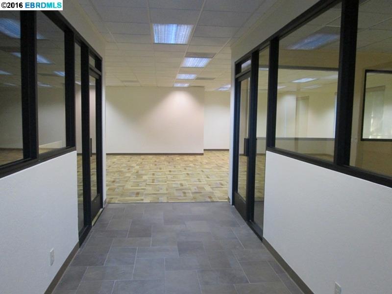 3200 Lone Tree Way., Ste 102, ANTIOCH, California 94509-5556, ,Comm Industrial For Lease,For Rent,Lone Tree Way.,Ste 102,40941789