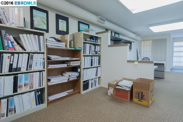 5767 Broadway, OAKLAND, California 94618, ,Comm Industrial For Lease,For Rent,Broadway,40941879