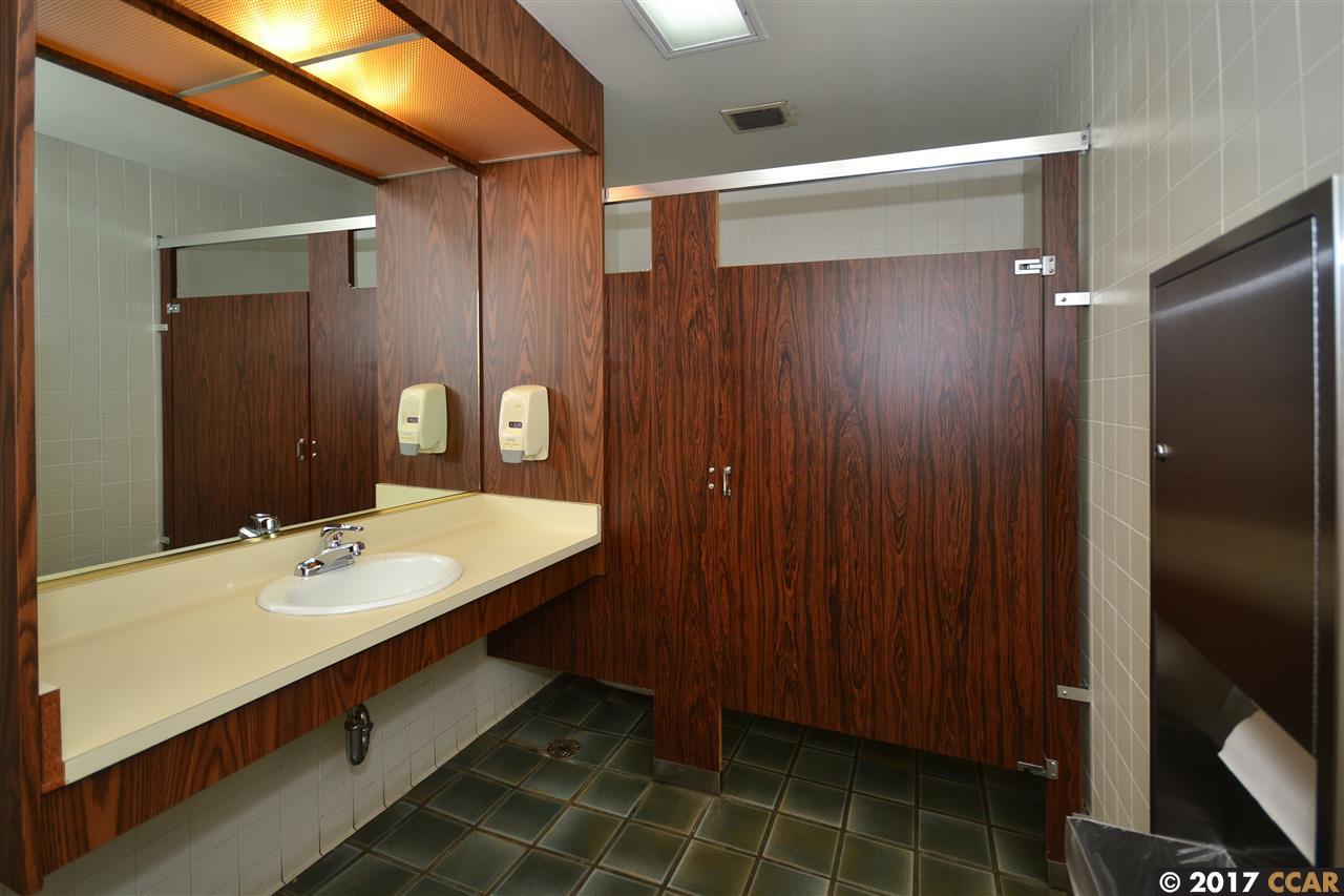 19845 Lake Chabot Rd #102, CASTRO VALLEY, California 94546, ,Comm Industrial For Lease,For Rent,Lake Chabot Rd #102,40941969
