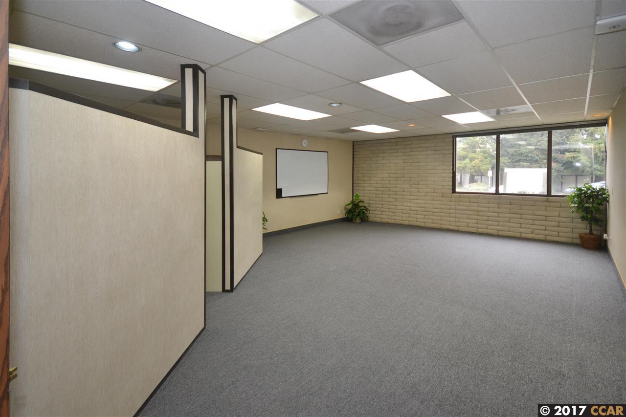 19845 Lake Chabot Rd #102, CASTRO VALLEY, California 94546, ,Comm Industrial For Lease,For Rent,Lake Chabot Rd #102,40941969