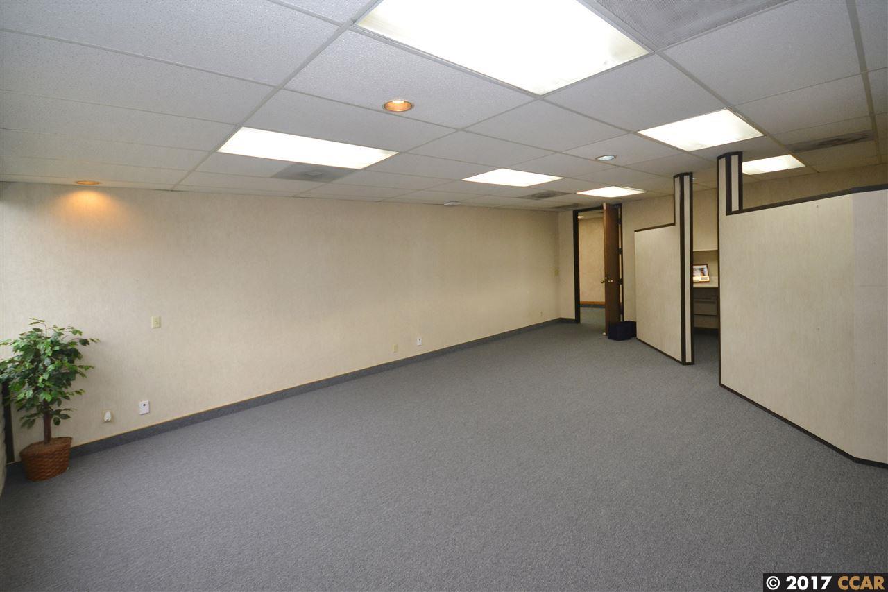 19845 Lake Chabot Rd #102, CASTRO VALLEY, California 94546, ,Comm Industrial For Lease,For Rent,Lake Chabot Rd #102,40941969