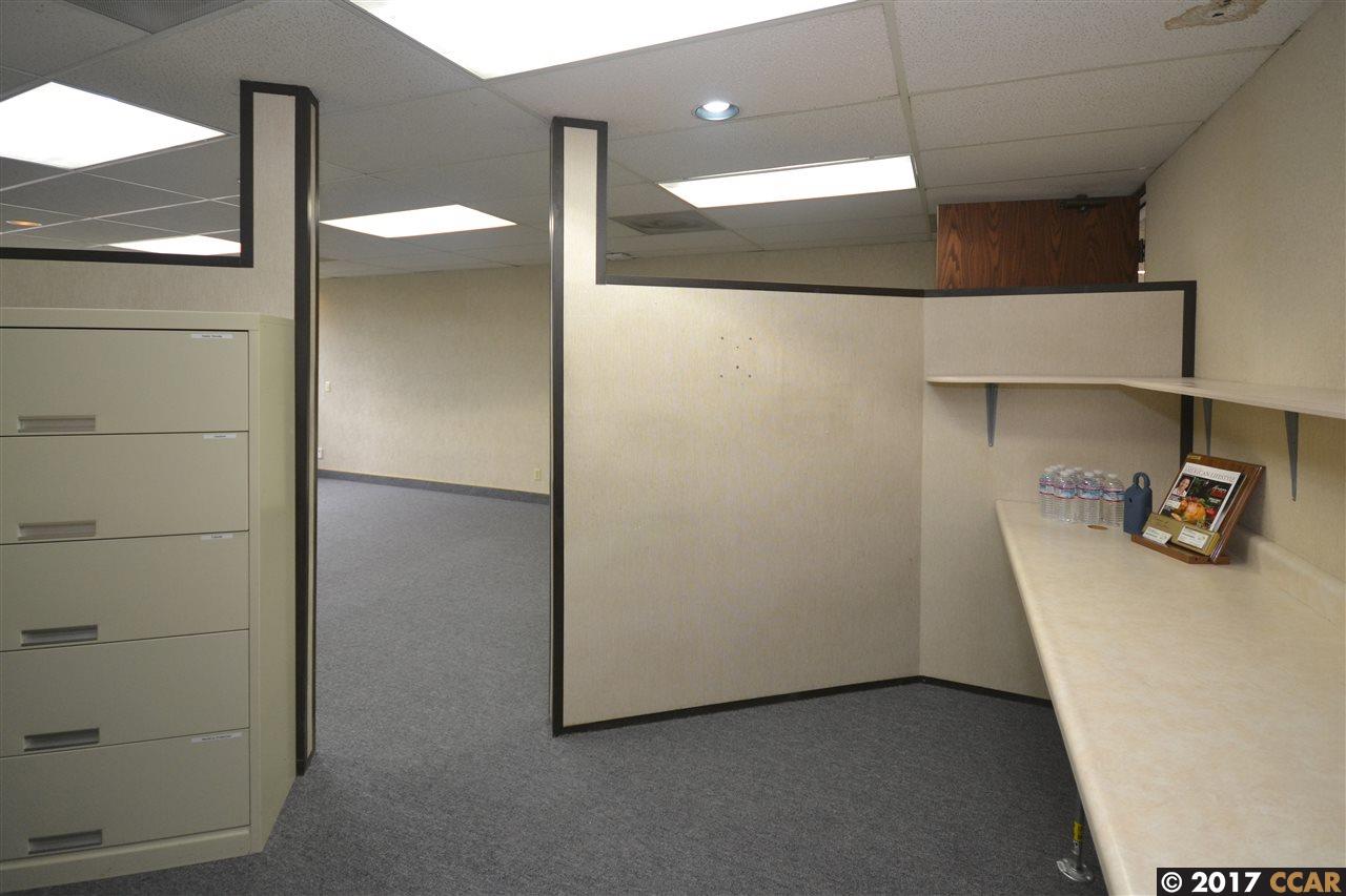 19845 Lake Chabot Rd #102, CASTRO VALLEY, California 94546, ,Comm Industrial For Lease,For Rent,Lake Chabot Rd #102,40941969