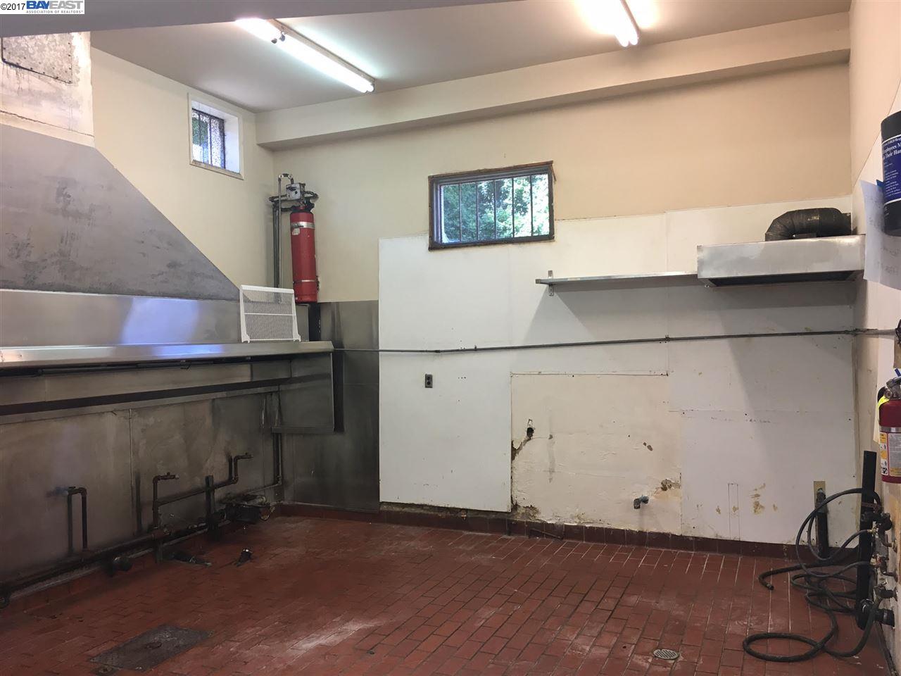 2000 Park Blvd, OAKLAND, California 94606, ,Comm Industrial For Lease,For Rent,Park Blvd,40942156