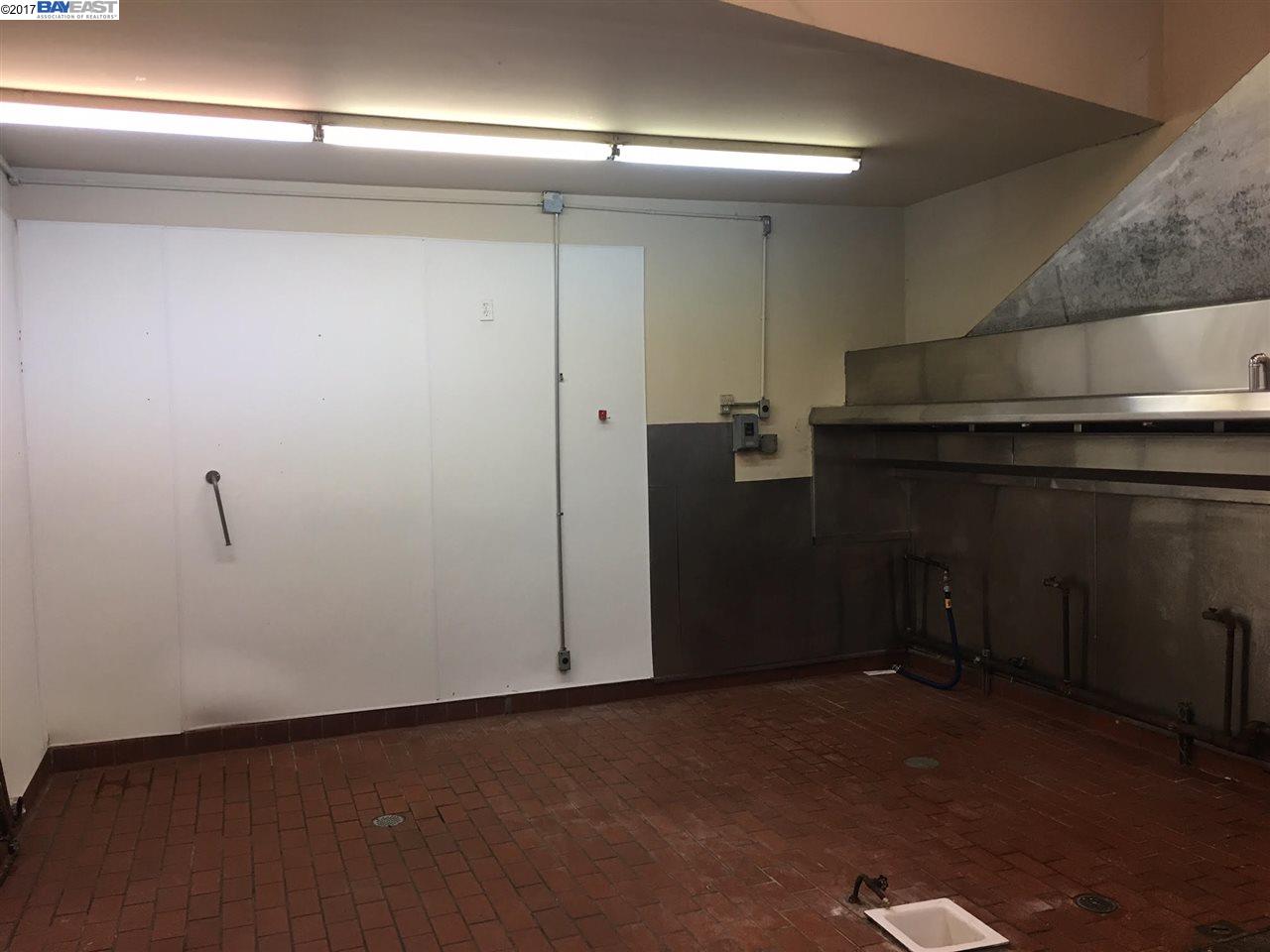2000 Park Blvd, OAKLAND, California 94606, ,Comm Industrial For Lease,For Rent,Park Blvd,40942156