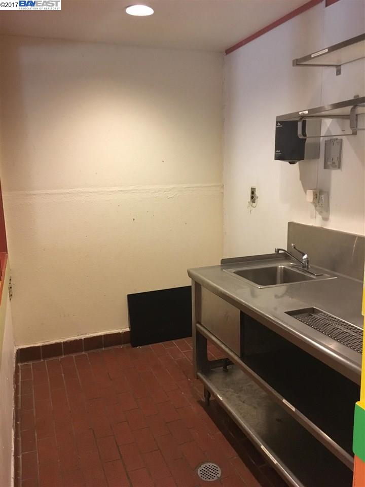 2000 Park Blvd, OAKLAND, California 94606, ,Comm Industrial For Lease,For Rent,Park Blvd,40942156