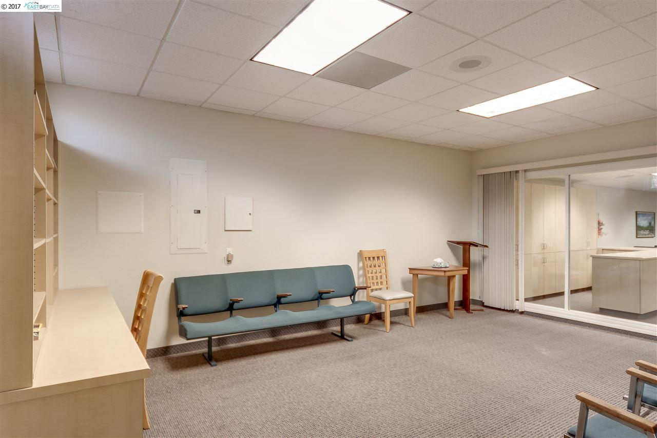968 61st St., OAKLAND, California 94608, ,Comm Industrial For Lease,For Rent,61st St.,40942216
