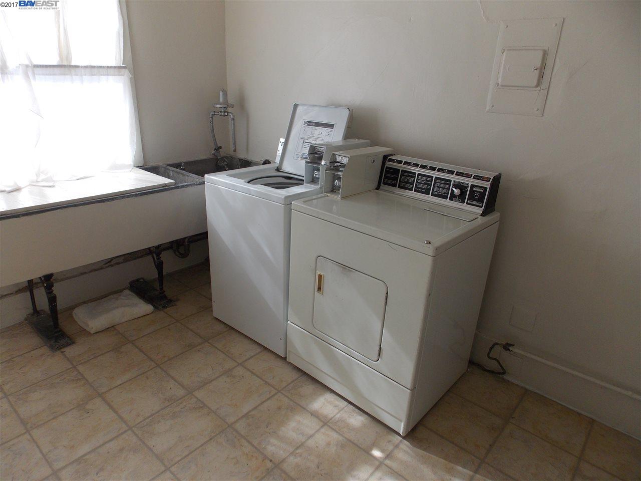 761 Kingston Ave, OAKLAND, California 94611, ,Comm Ri Multi-units 5+,For Sale,Kingston Ave,40773784