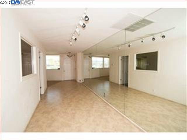 911 Amphlett Blvd, SAN MATEO, California 94401, ,Comm Ri Multi-units 5+,For Sale,Amphlett Blvd,40775017