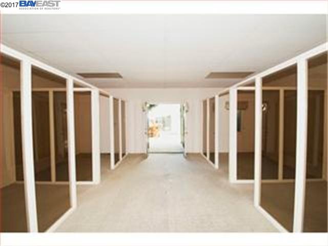 911 Amphlett Blvd, SAN MATEO, California 94401, ,Comm Ri Multi-units 5+,For Sale,Amphlett Blvd,40775017
