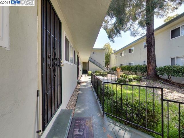 2515 10Th Ave, OAKLAND, California 94606, ,Comm Ri Multi-units 5+,For Sale,10Th Ave,40777779