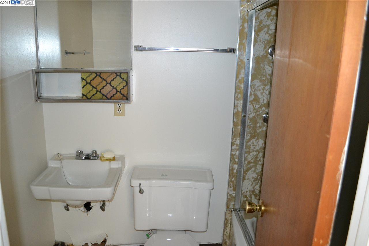 670 18Th St, OAKLAND, California 94612, ,Comm Ri Multi-units 5+,For Sale,18Th St,40788239