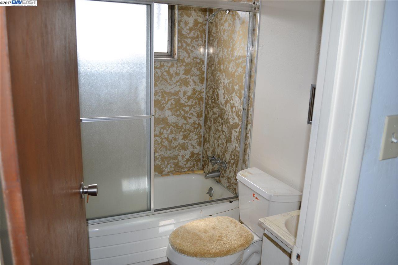 670 18Th St, OAKLAND, California 94612, ,Comm Ri Multi-units 5+,For Sale,18Th St,40788239