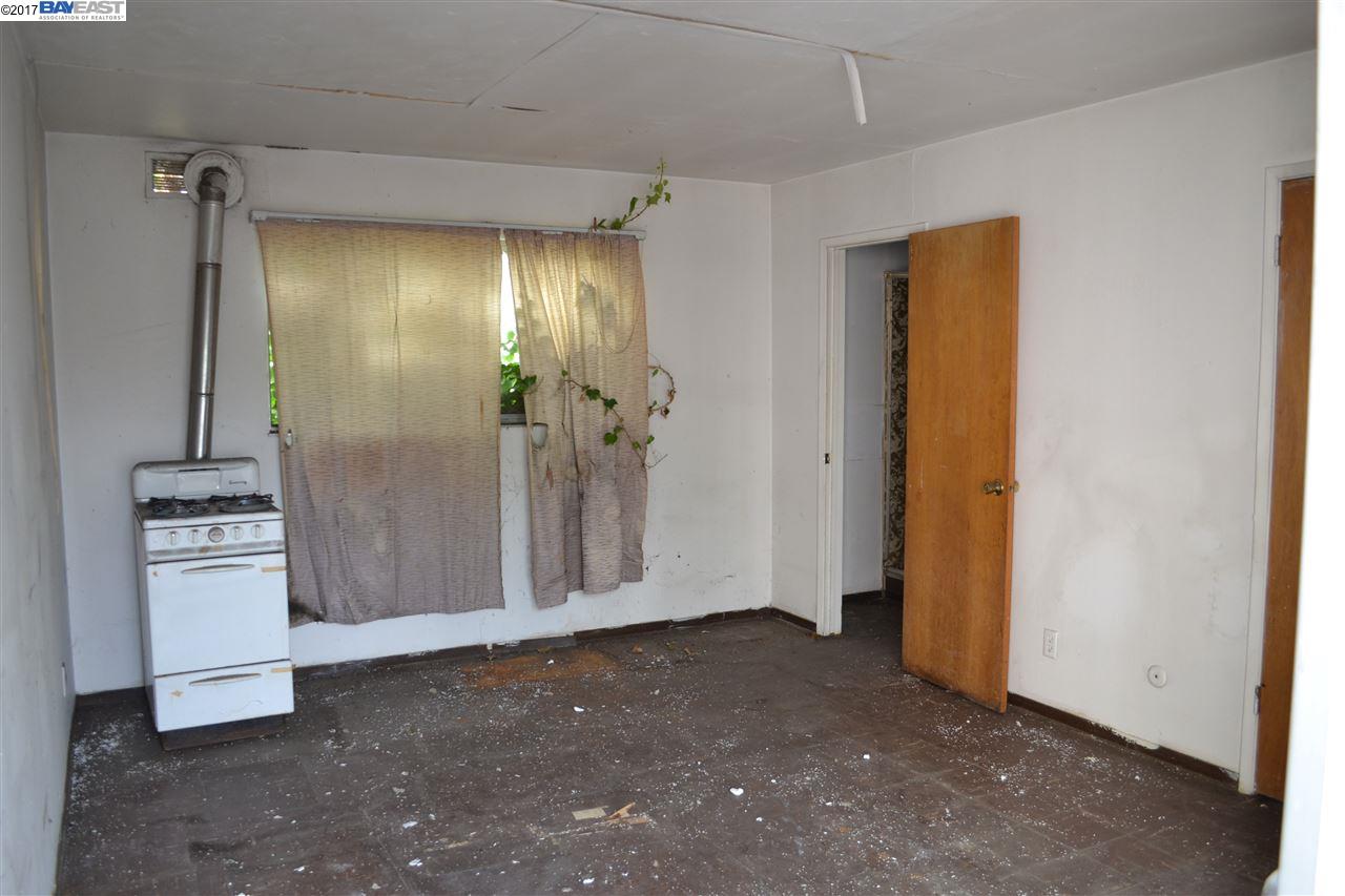 670 18Th St, OAKLAND, California 94612, ,Comm Ri Multi-units 5+,For Sale,18Th St,40788239