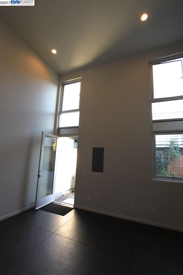 830 Milton St, OAKLAND, California 94607, ,Comm Ri Multi-units 5+,For Sale,Milton St,40790657
