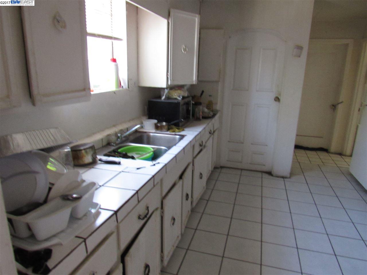 630 Elmhurst Ave, OAKLAND, California 94603, ,Comm Ri Multi-units 5+,For Sale,Elmhurst Ave,40799291