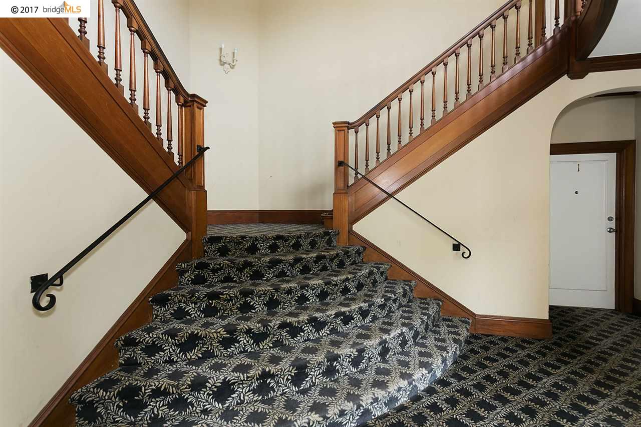 3141 COLLEGE AVENUE, BERKELEY, California 94705, ,Comm Ri Multi-units 5+,For Sale,COLLEGE AVENUE,40801557