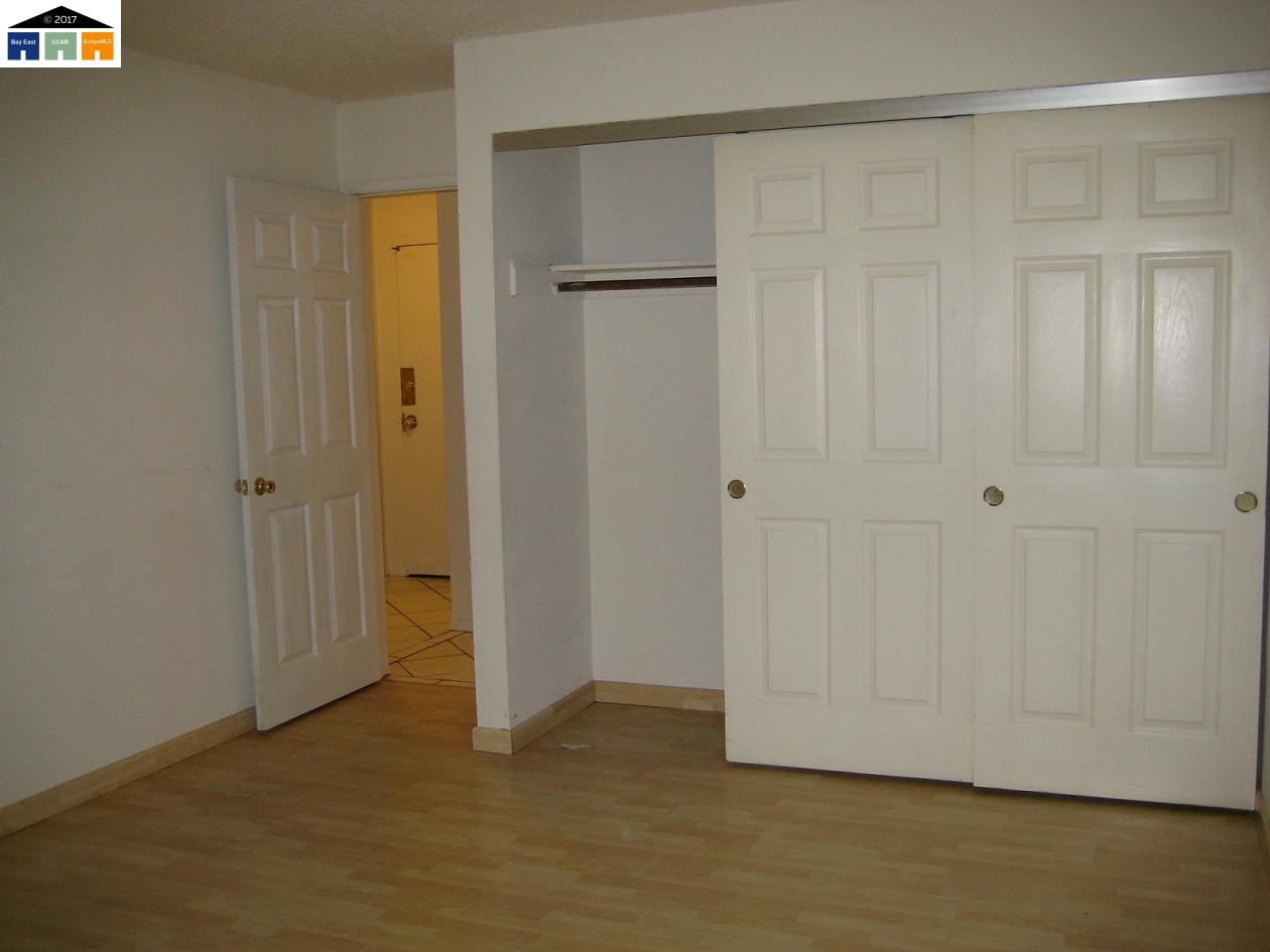 1951 30th, OAKLAND, California 94606, ,Comm Ri Multi-units 5+,For Sale,30th,40802220