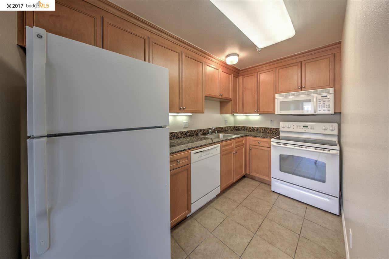1444 MacArthur Blvd, OAKLAND, California 94602, ,Comm Ri Multi-units 5+,For Sale,MacArthur Blvd,40802587