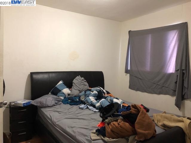 30 Sara Ct, BAY POINT, California 94565-3461, ,Comm Ri Multi-units 5+,For Sale,Sara Ct,40806497