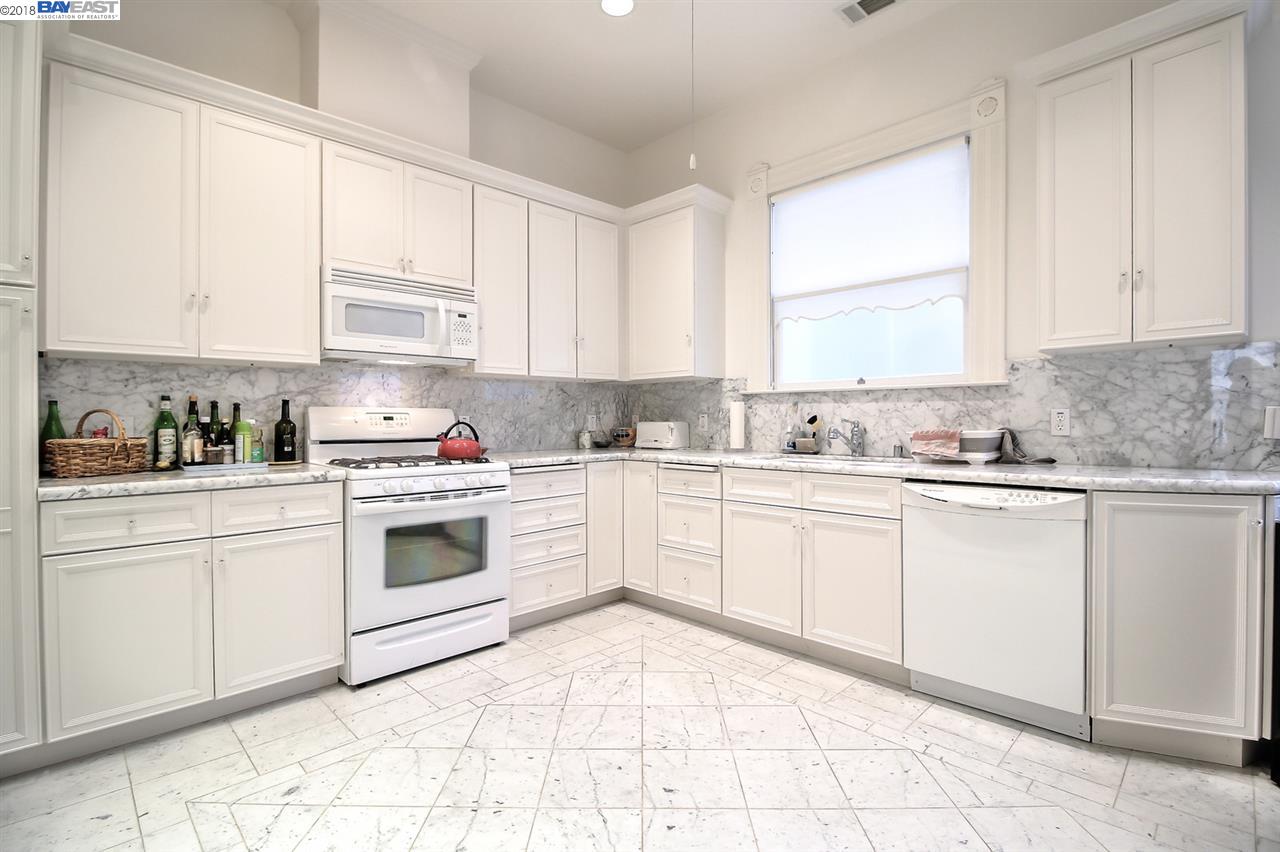 2114 Santa Clara Ave, ALAMEDA, California 94501, ,Comm Ri Multi-units 5+,For Sale,Santa Clara Ave,40810537