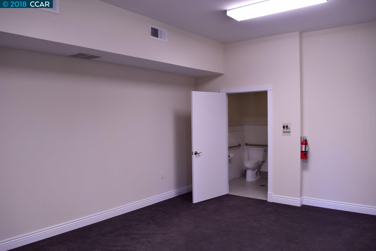 158 6Th St, PITTSBURG, California 94565, ,Comm Industrial For Lease,For Rent,6Th St,40942816