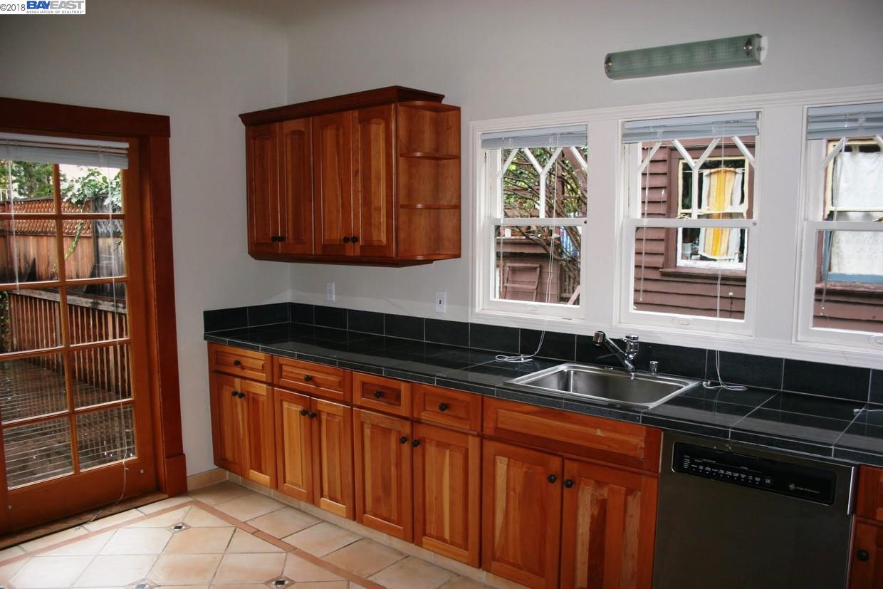 2920 Hillegass Ave, BERKELEY, California 94705, ,Comm Ri Multi-units 5+,For Sale,Hillegass Ave,40816866