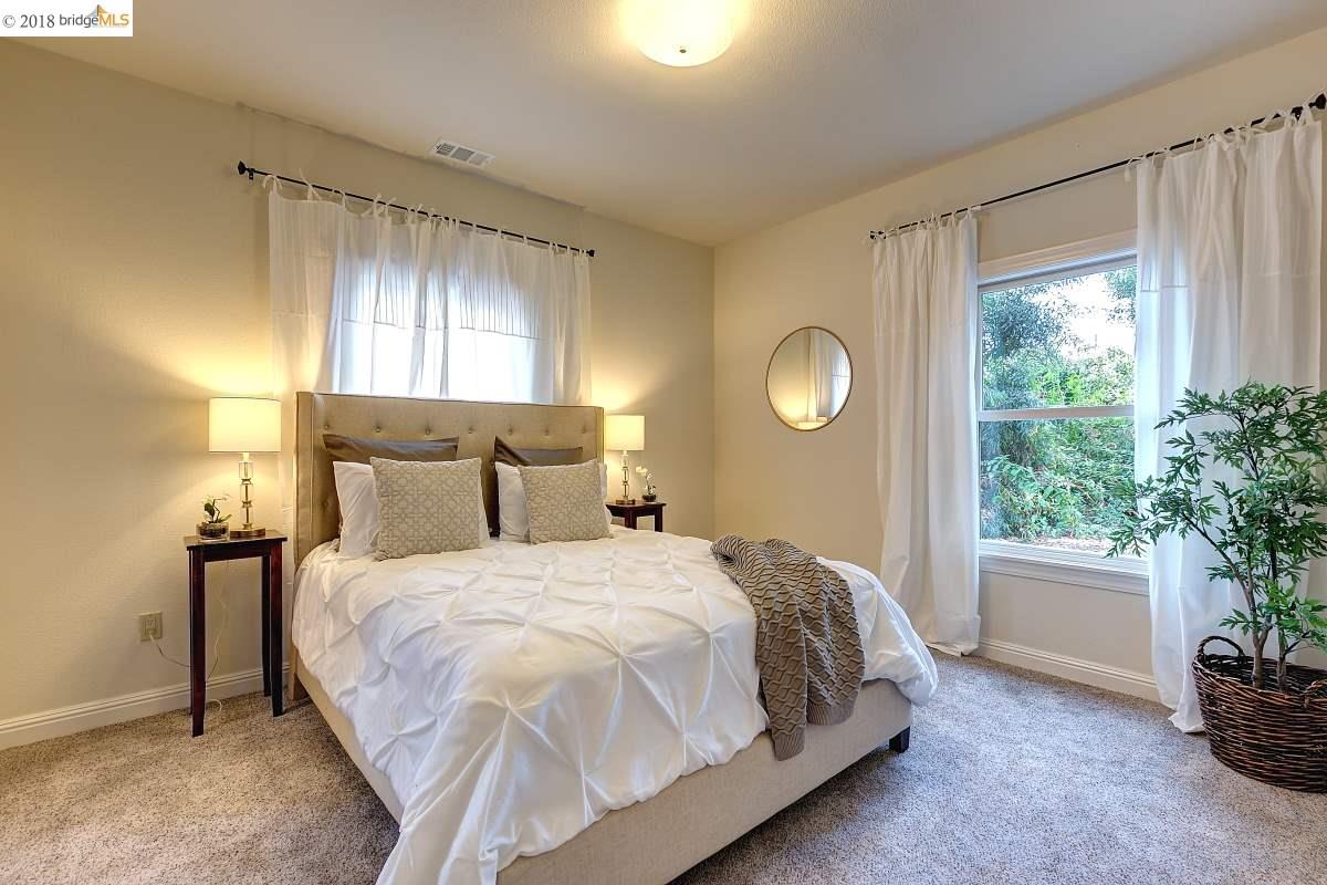 817 51st Street, OAKLAND, California 94608, ,Comm Ri Multi-units 5+,For Sale,51st Street,40822863