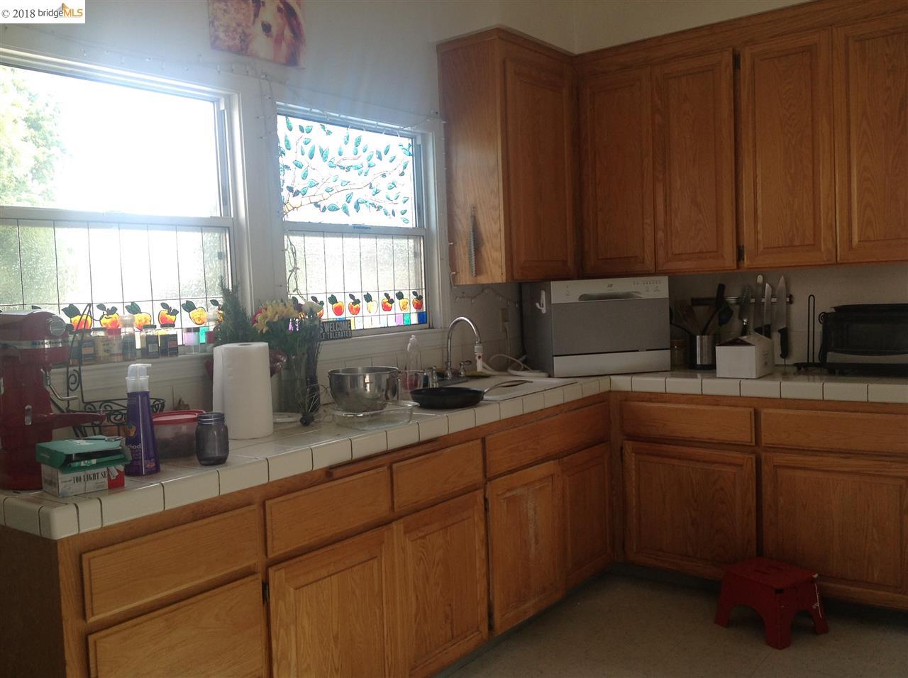 817 51st Street, OAKLAND, California 94608, ,Comm Ri Multi-units 5+,For Sale,51st Street,40822863